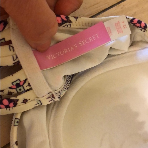 Victoria’s Secret bikini - Picture 7 of 8